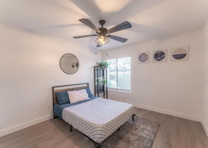 Phx 1 Bedroom Unit Close To Airport & Hospitals Apartment