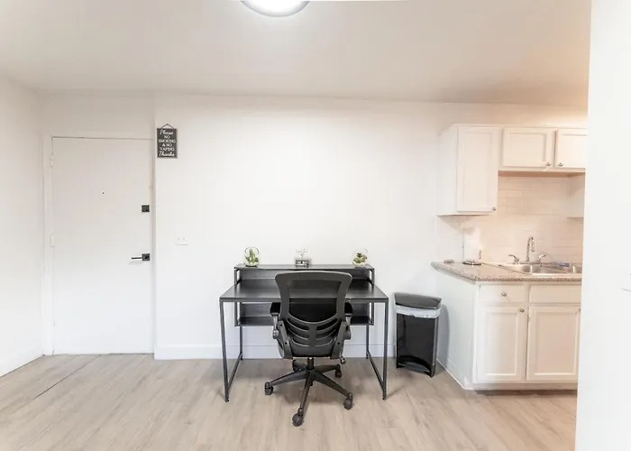 Phx 1 Bedroom Unit Close To Airport & Hospitals Apartment *
